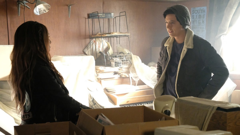 Illustration for article titled Riverdale's Jughead Is a Shitty Writer